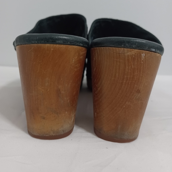 Ugg Australia Vivica 1952 black leather studded mule clog shoes  women's sz 8 - Picture 4 of 8